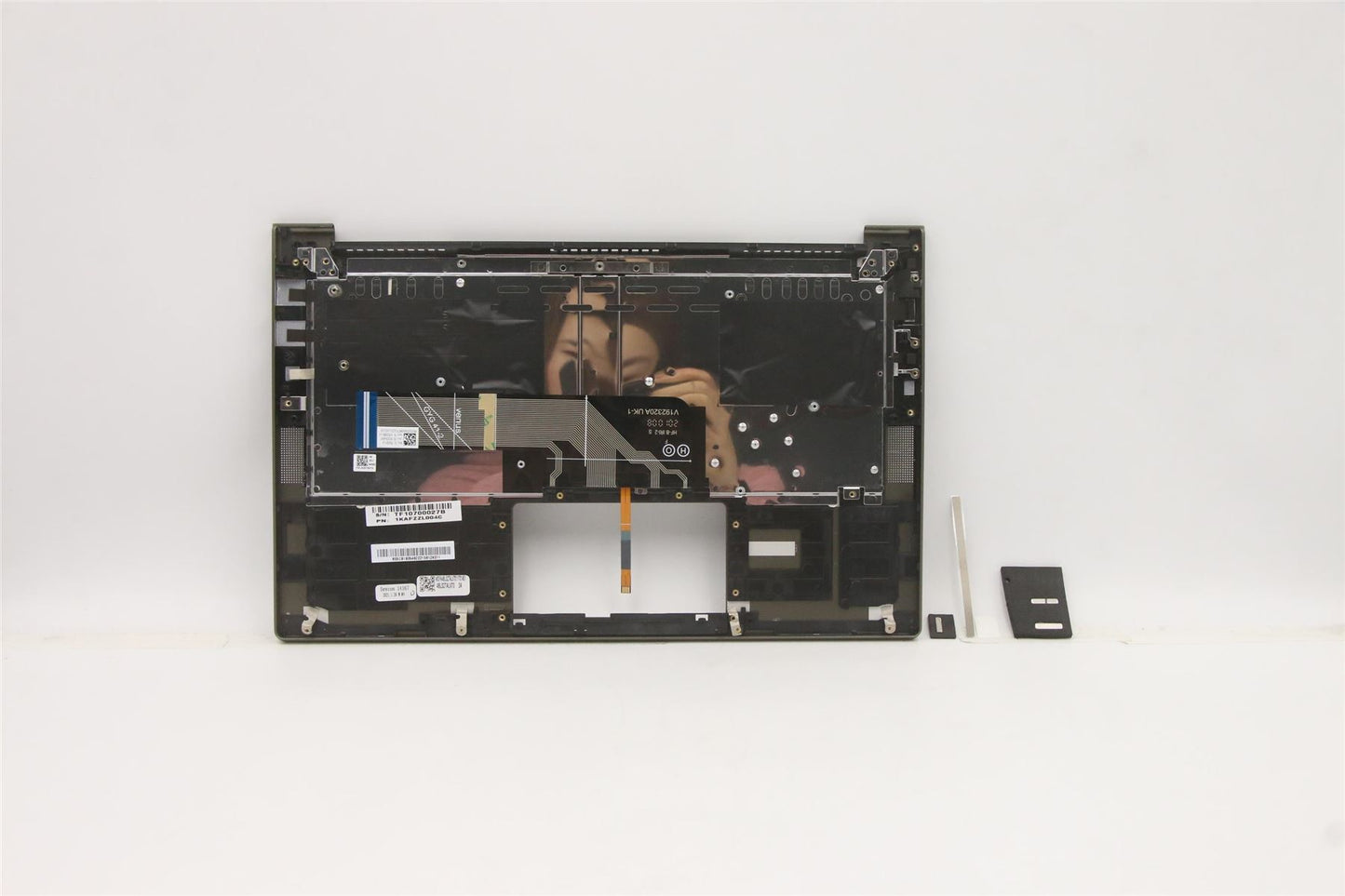Lenovo Upper Case ASM_LA Q82A3 DM 5CB1B05492