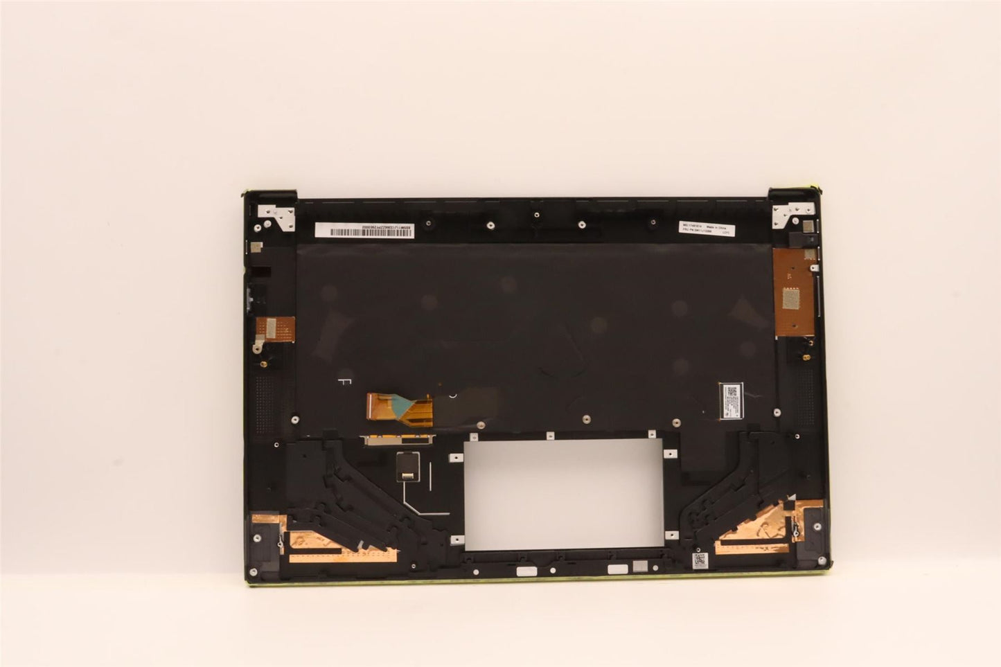Lenovo ThinkPad Z16 Gen 1 Keyboard Palmrest Top Cover Hungarian Black 5M11J13366