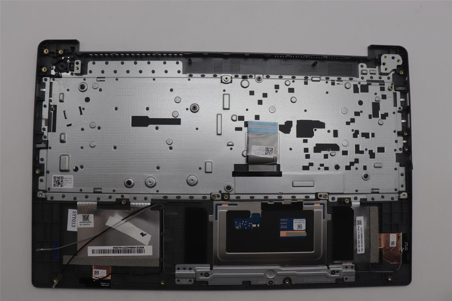 Lenovo IdeaPad 3 15ABR8 Palmrest Cover Touchpad Keyboard Ukrainian 5CB1K96844
