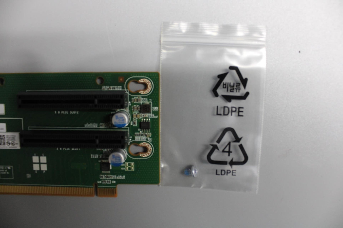 Lenovo MOD,2U RISER,1510,SAS/SATA2 SATA SAS Riser Board 00HV593