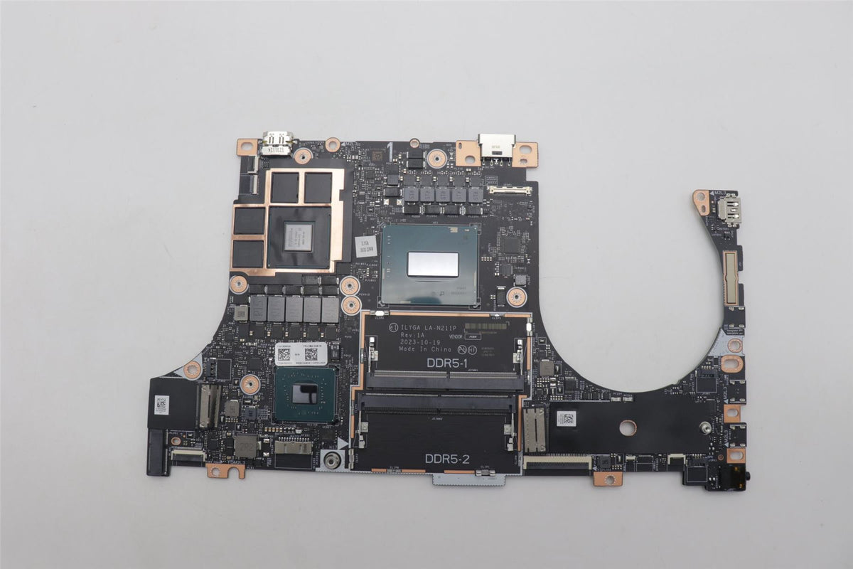Lenovo C83FD I914900HXRTX40608G WINRM 5B21M48181