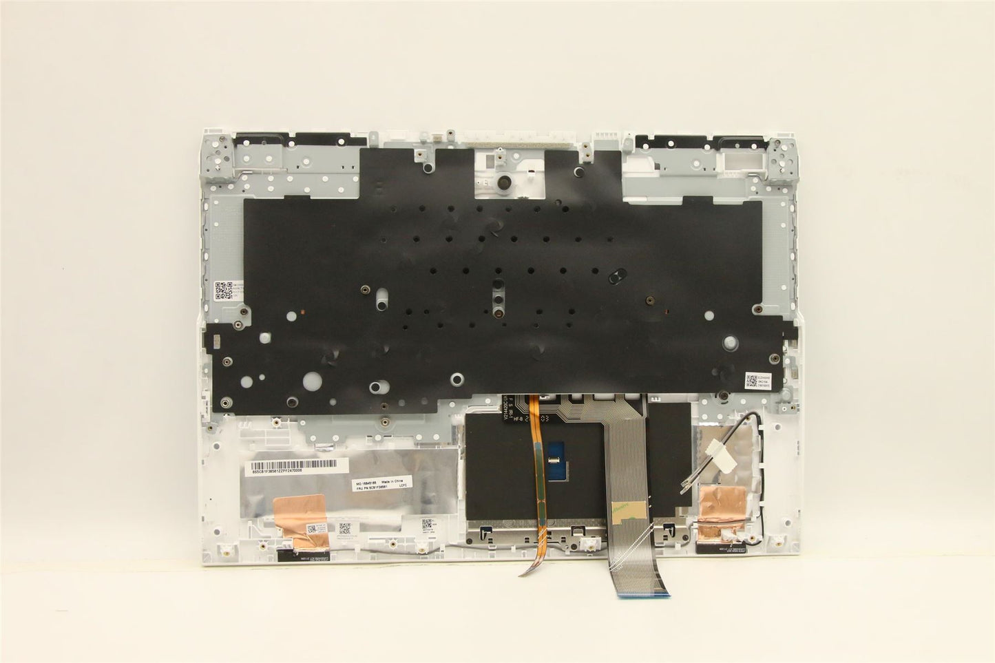 Lenovo COVER Upper Case ASM_GER L82RF ST w/BU 5CB1F38561
