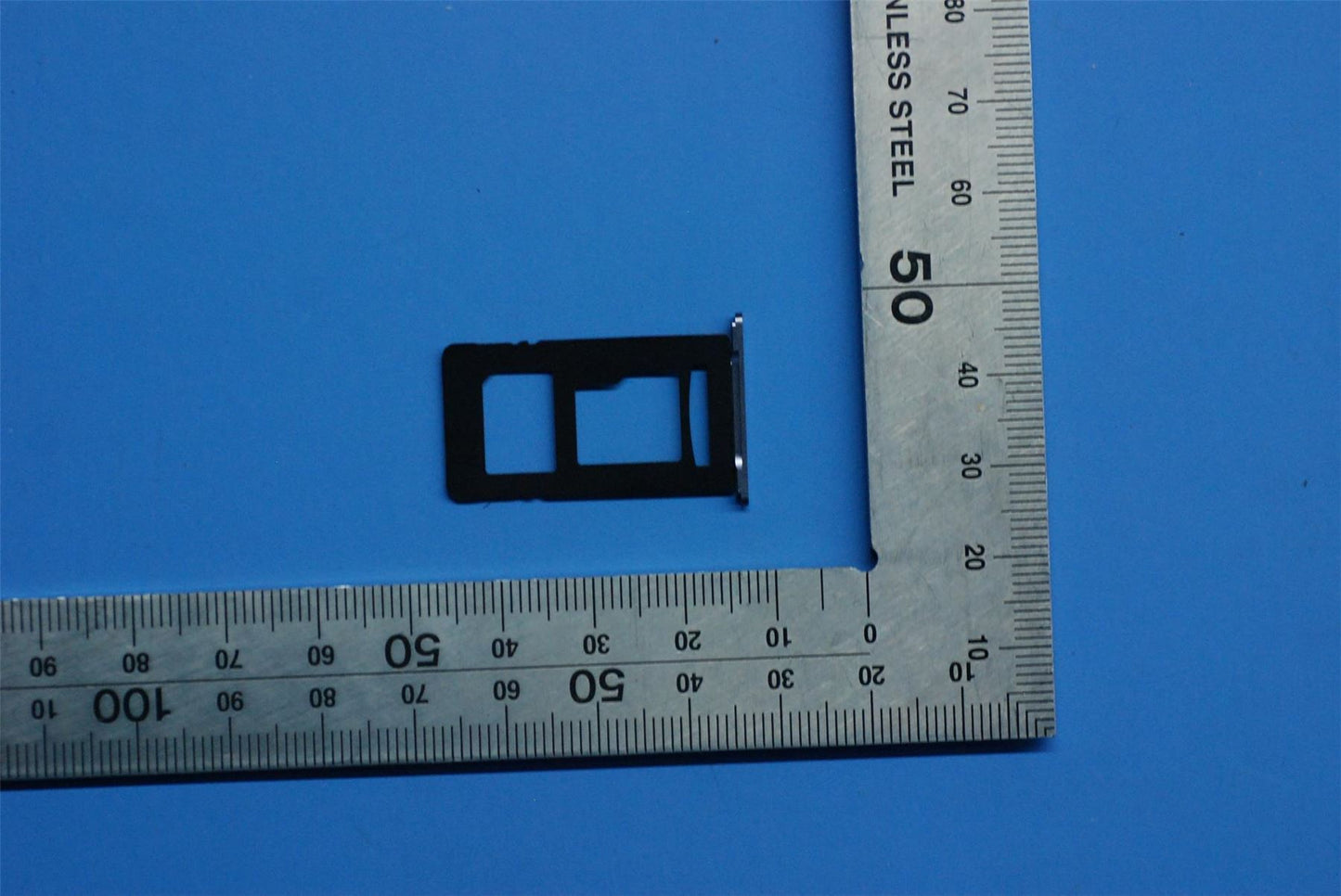 Lenovo PB2-650 T-card tray_GR&*7715308000941 CS 5M88C06451
