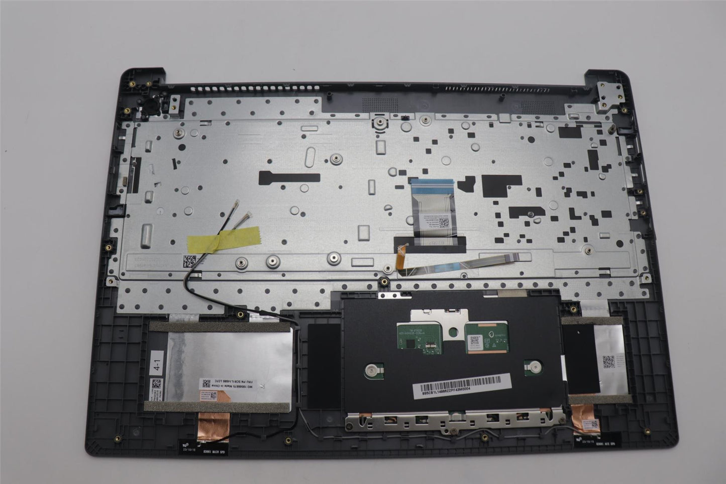 Lenovo IdeaPad 3 16ABR8 Palmrest Cover Touchpad Keyboard Slovenian 5CB1L14986