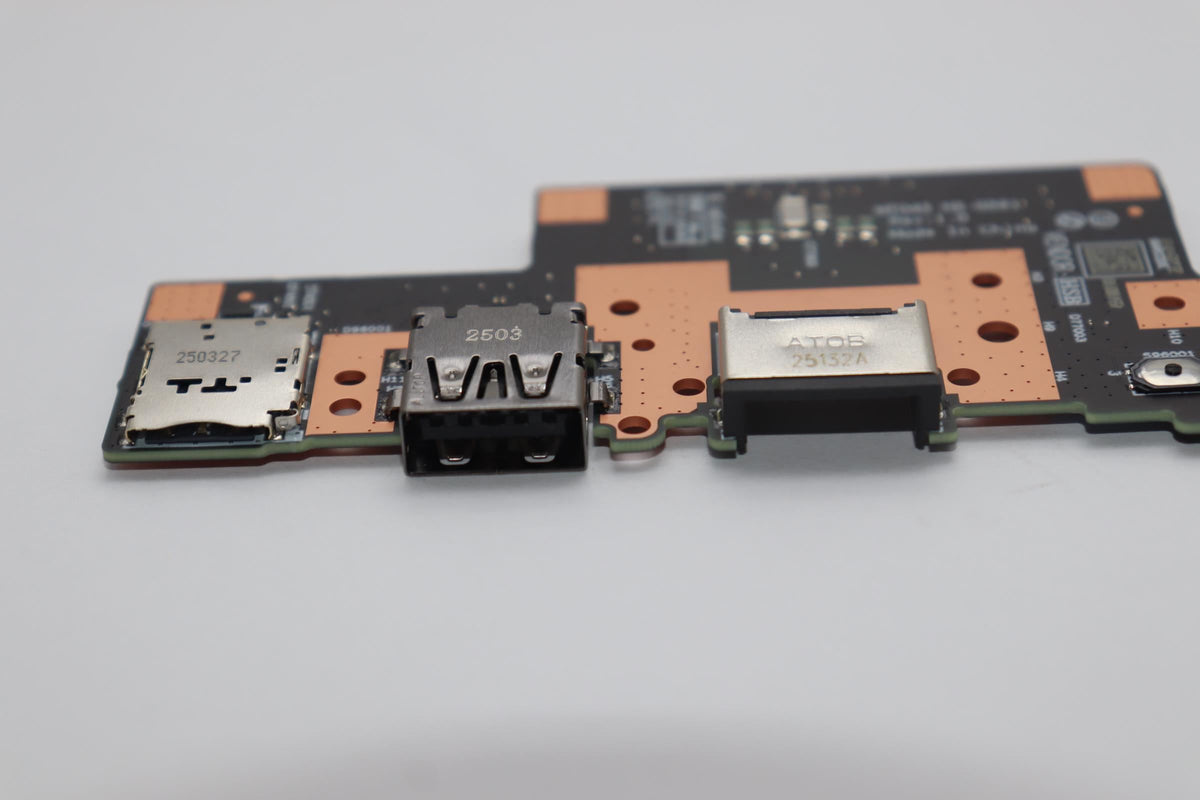Lenovo CARDPOP FRU PCBA NSG561 MT040 T14IO/B MP I/O Board 5C51R91755