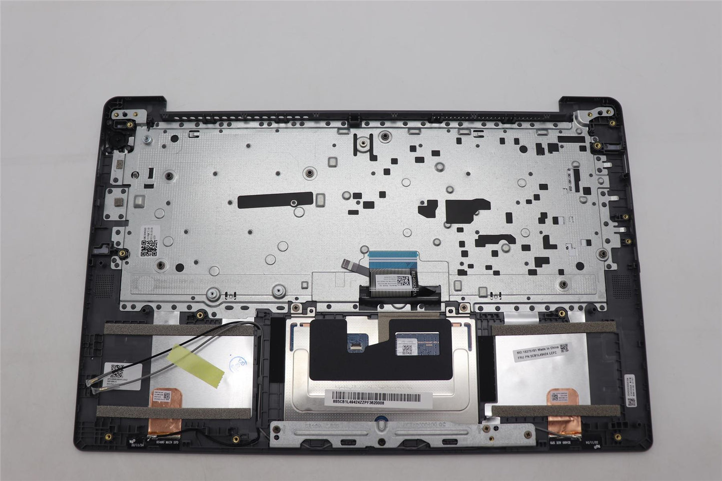 Lenovo Upper Case ASM_SWS L82X6 NFP AG BL 5CB1L49424