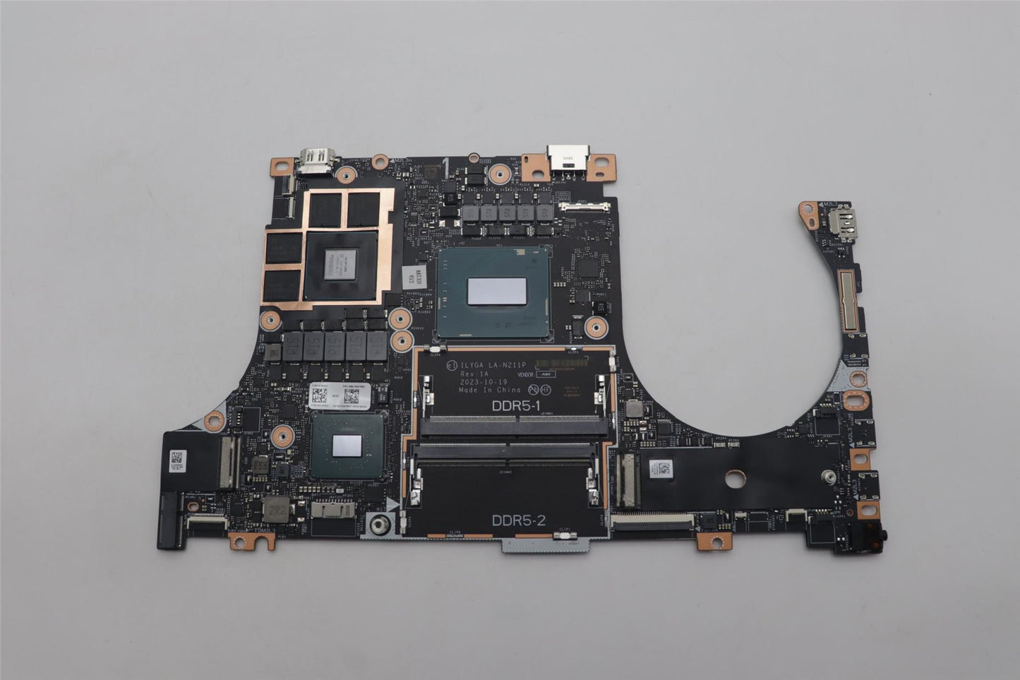 Lenovo C83FD I714700HXRTX40608G NOKRM 5B21M47683