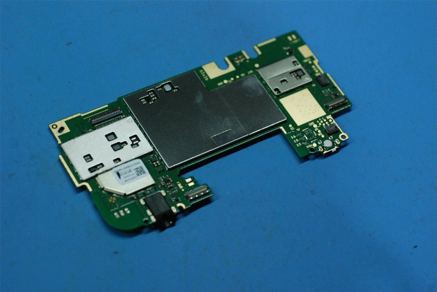 Lenovo TB-8304F GB MB_2_16G&*HQ31606648000 CS 5B28C12588