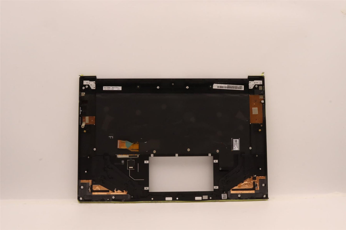 Lenovo ThinkPad Z16 Gen 1 Keyboard Palmrest Top Cover Italian Black 5M11J13404