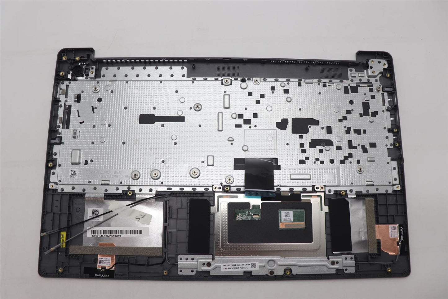 Lenovo IdeaPad 3 15IRU8 Palmrest Cover Touchpad Keyboard French 5CB1L45756