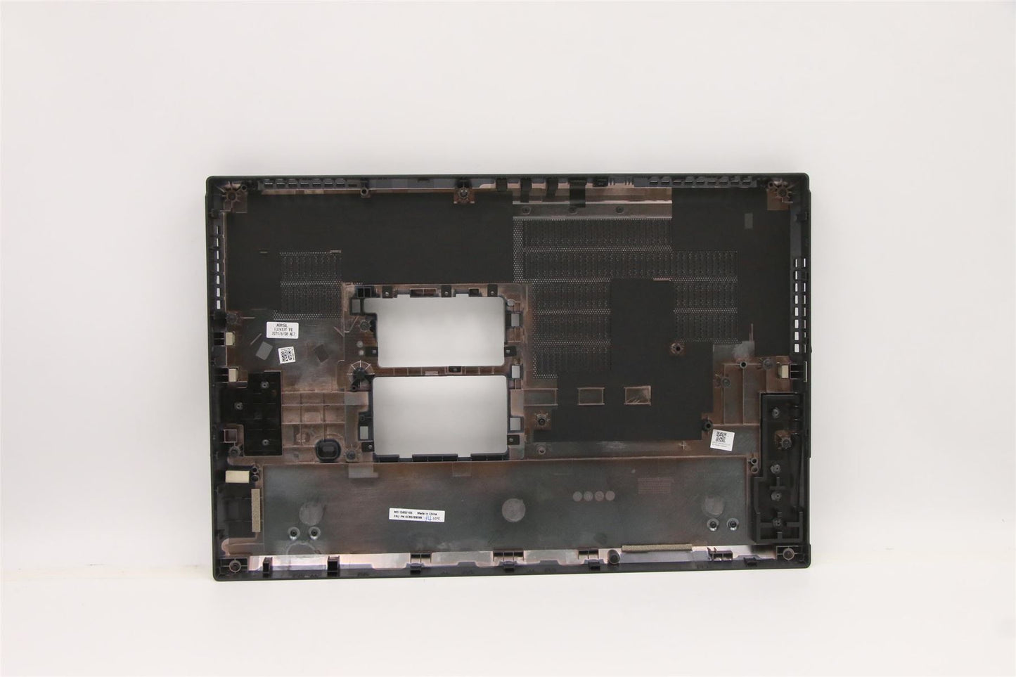 Lenovo ThinkPad P15 2 Base inférieure Couvercle de châssis inférieur Noir 5CB0Z69399