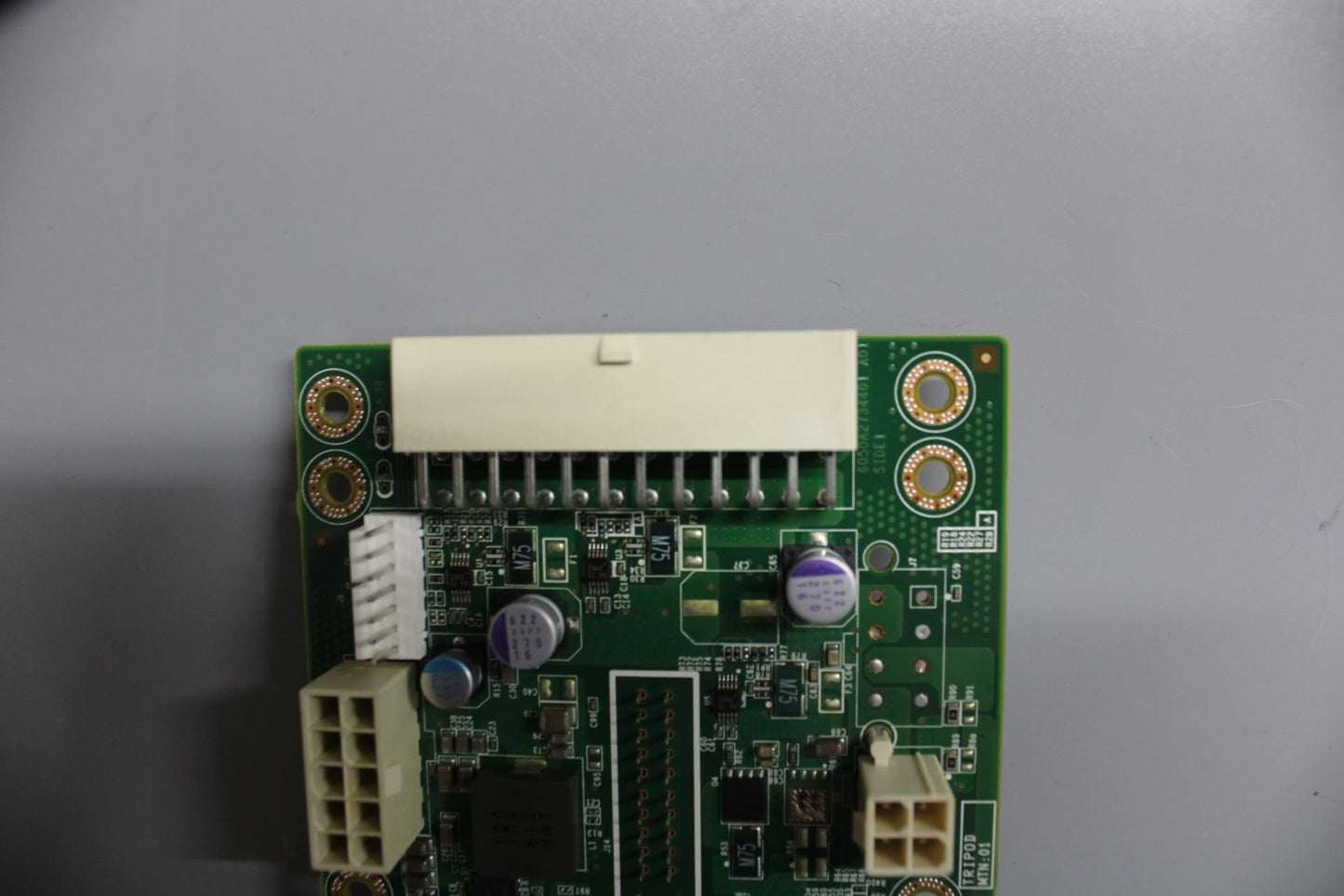 Lenovo PDB UPSIDE,1520,SAS/SATA SATA SAS Board 00HV578