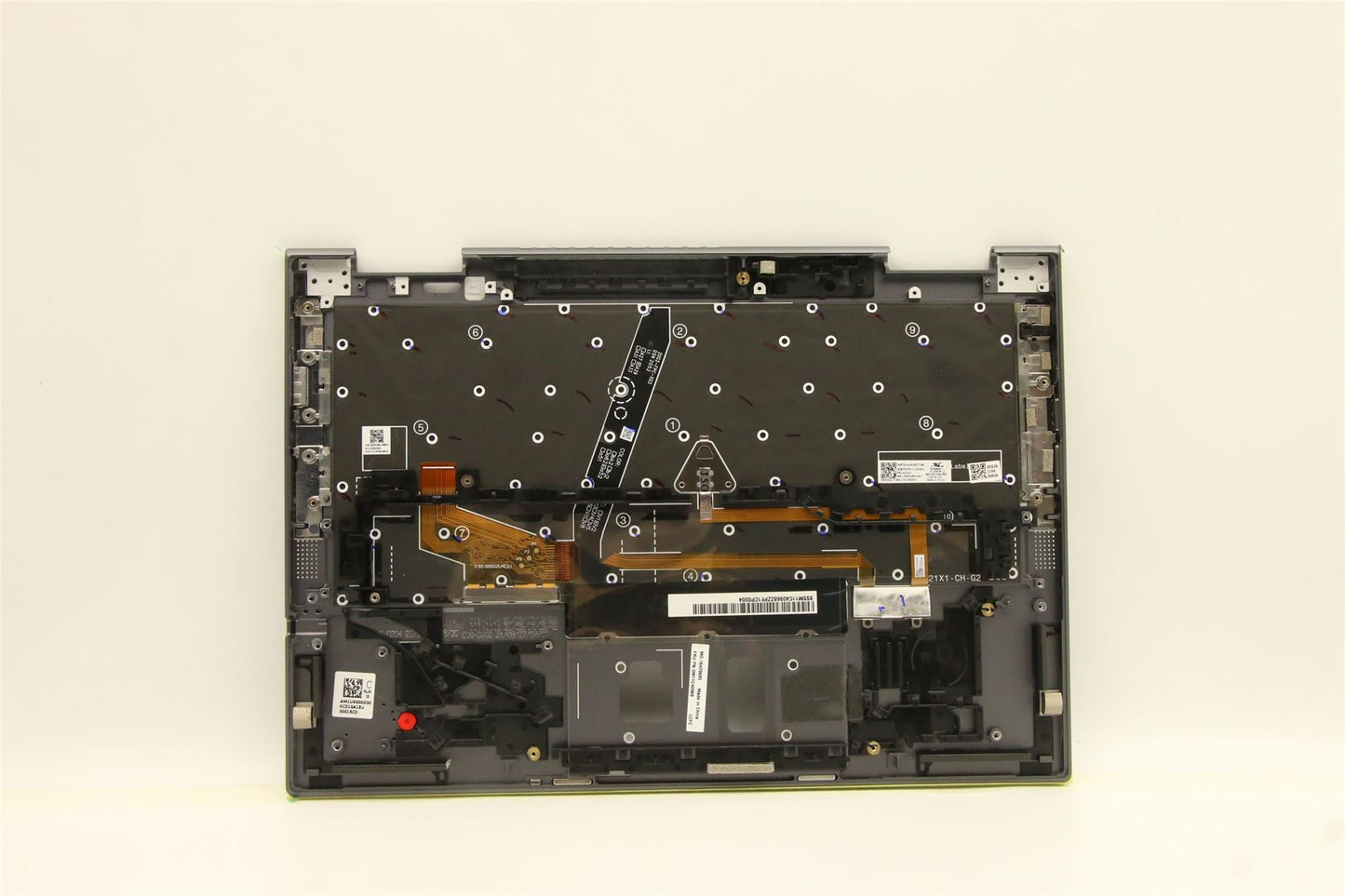 Lenovo ThinkPad X1 6th Gen Keyboard Palmrest Top Cover Italian 5M11C40968