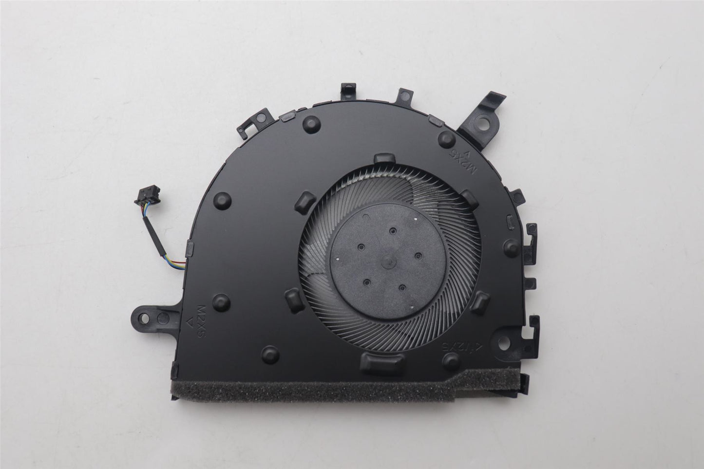 Lenovo FAN L 82YT AVC 5F10S14073