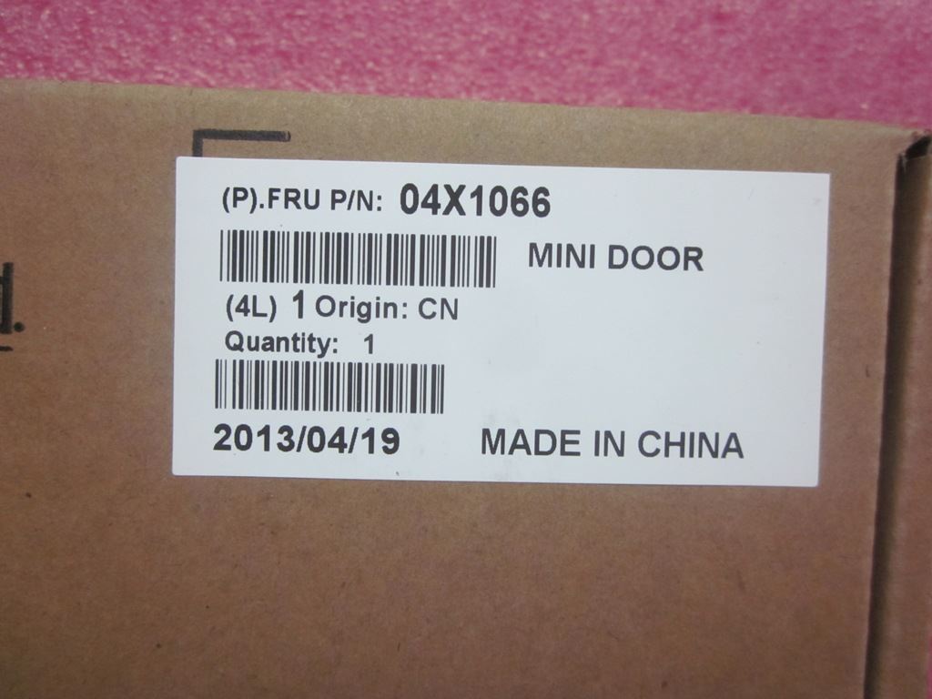 Lenovo FRU,Mini Door,w/Screw,14W 04X1066