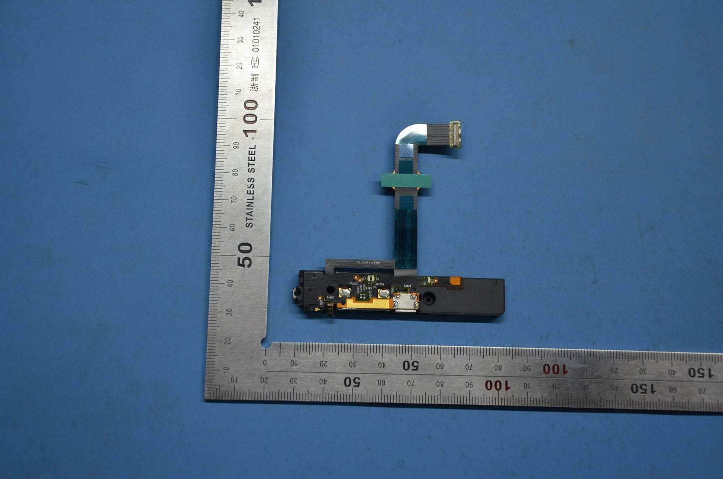 Lenovo K900 SUB Module MFLEX+AAC+New USB FPC Flex Board 5F79A4640R
