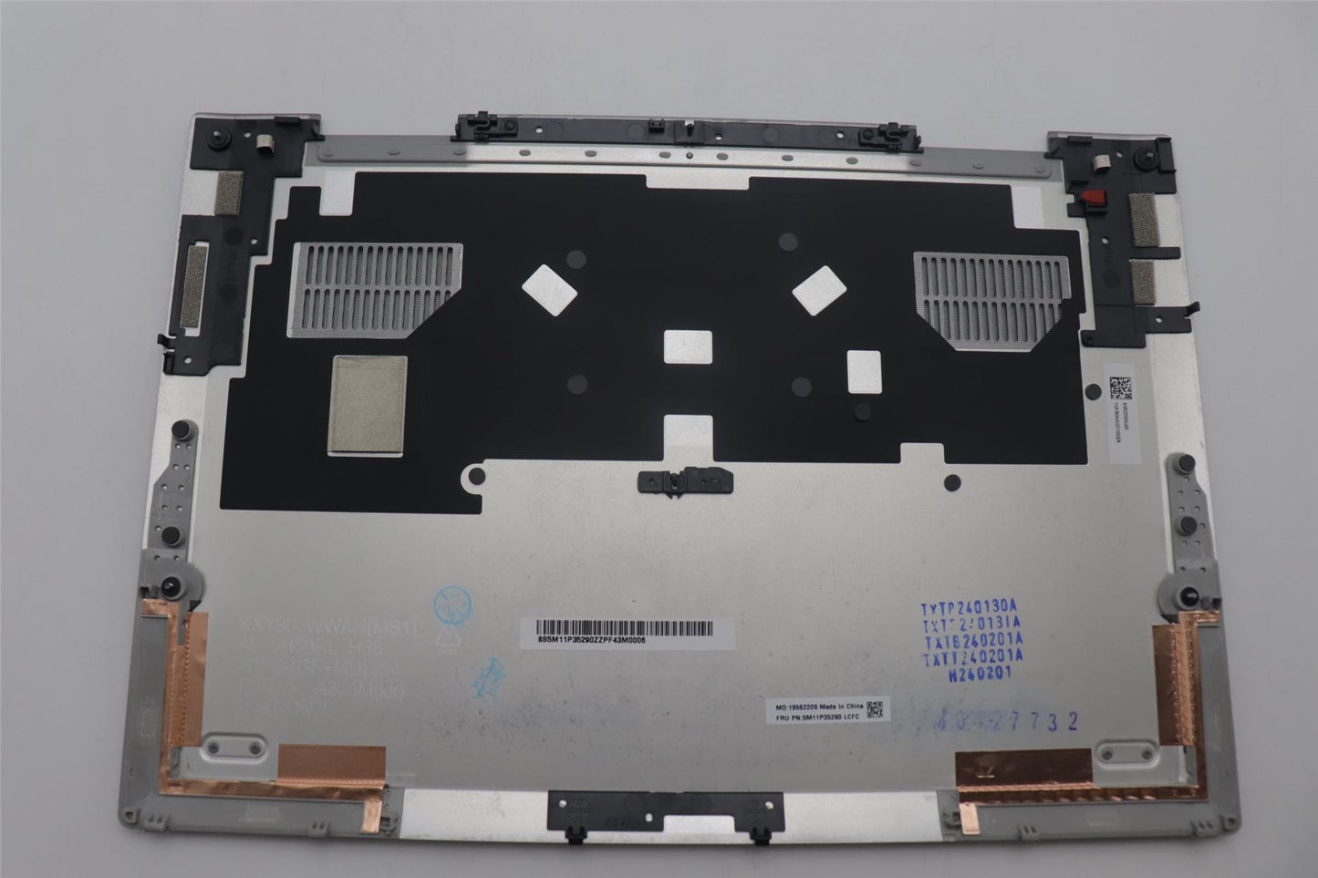 Lenovo MECH_ASM BASE,COVER,WWAN 5M11P35290