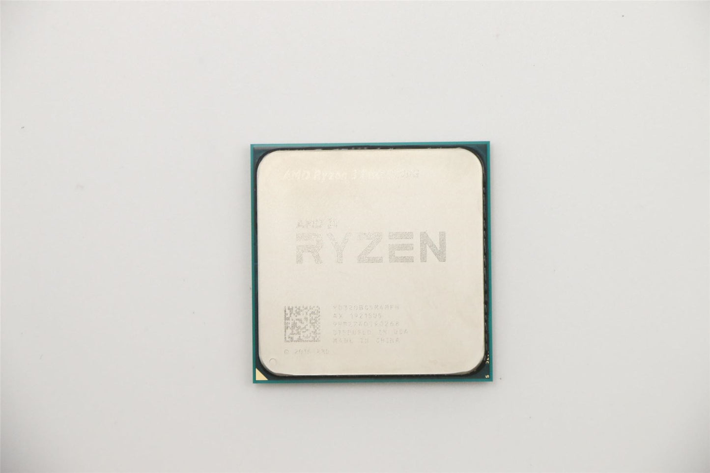 Lenovo 5SA0U56074 SP AMD Ryzen3 PRO 3200G 3.6GHz/4C/4M/65W