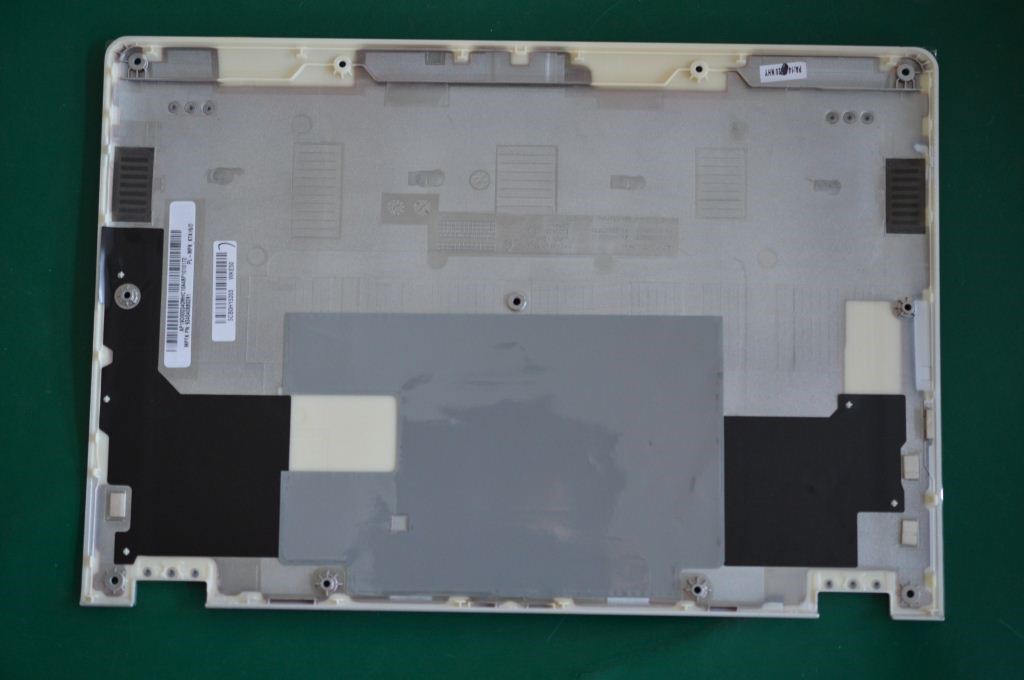 Lenovo Yoga 3-1170 700-11ISK Bottom Base Lower Cover Silver 5CB0H15203