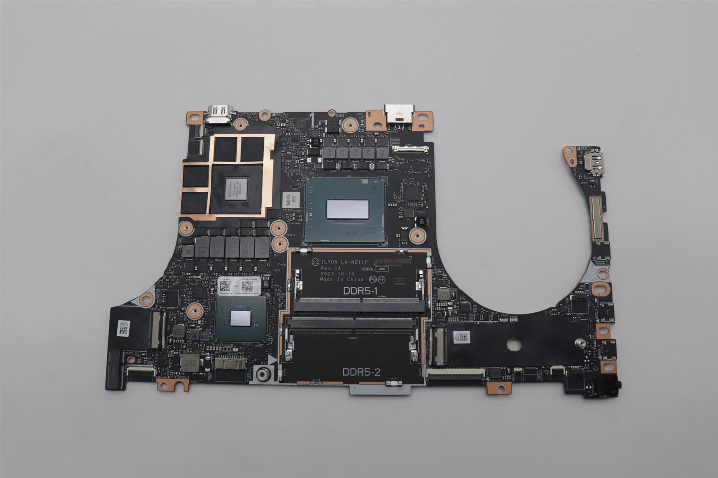Lenovo C83FD I714700HXRTX40608G WINRM 5B21M47684