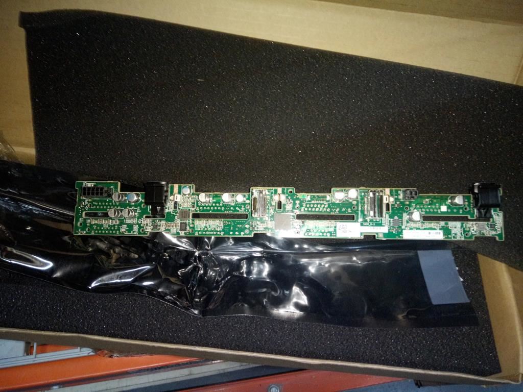 Lenovo 8*2.5" BP for 1U HDD SAS Board 00FC470