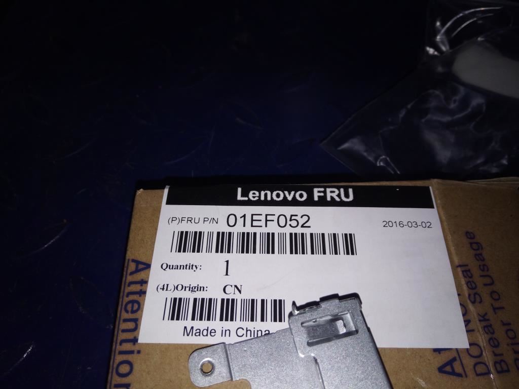 Lenovo MECH_ASM Card reader brkt 01EF052