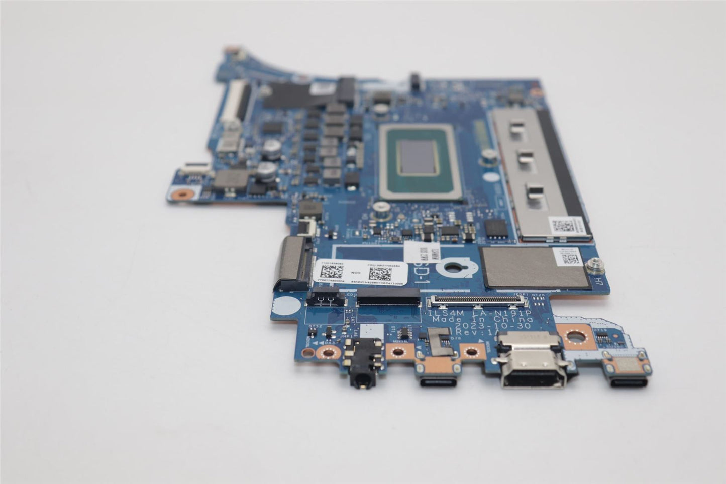 Lenovo C83DA WIN ULT7_155H UMA32G O RM 5B21N62584
