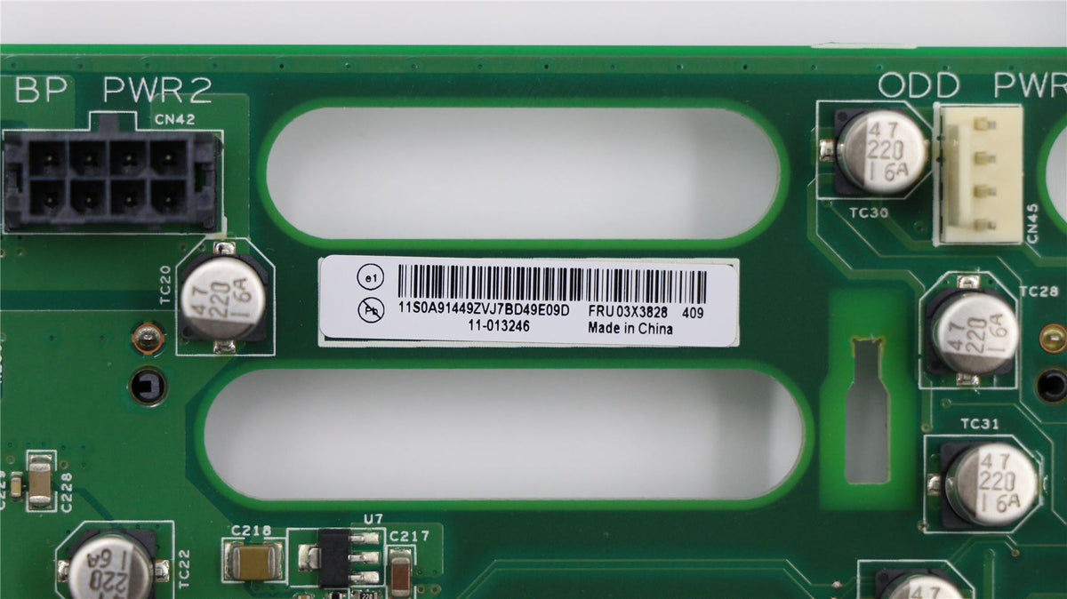 Lenovo SUBCARD 2U8Ports3.5 hotswap BP V1.0 03X3828