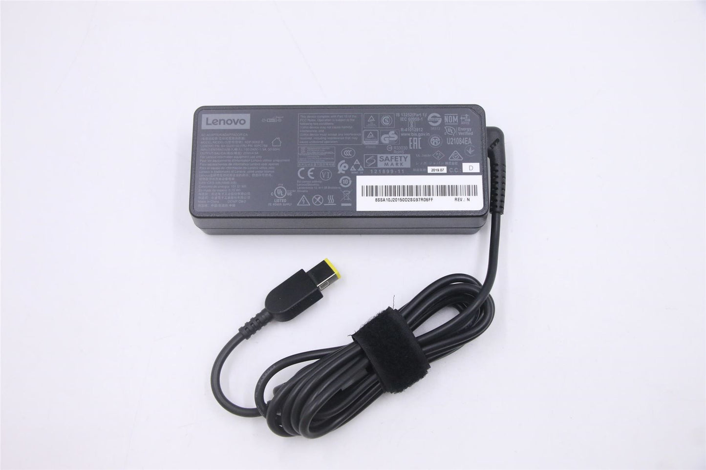 Lenovo AC_ADAPTER,90W,100-240Vac,3P 00PC758