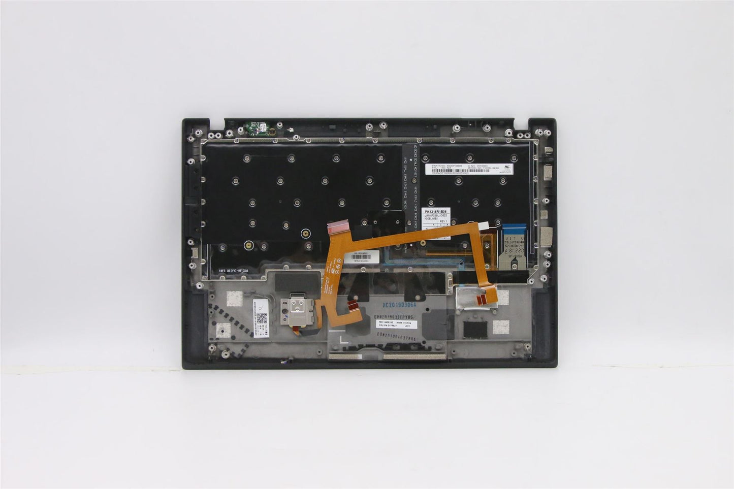 Lenovo MECH_ASM GRP_KBD_Bzl_RU,FPR_NFC,BK,CHY 01YR627