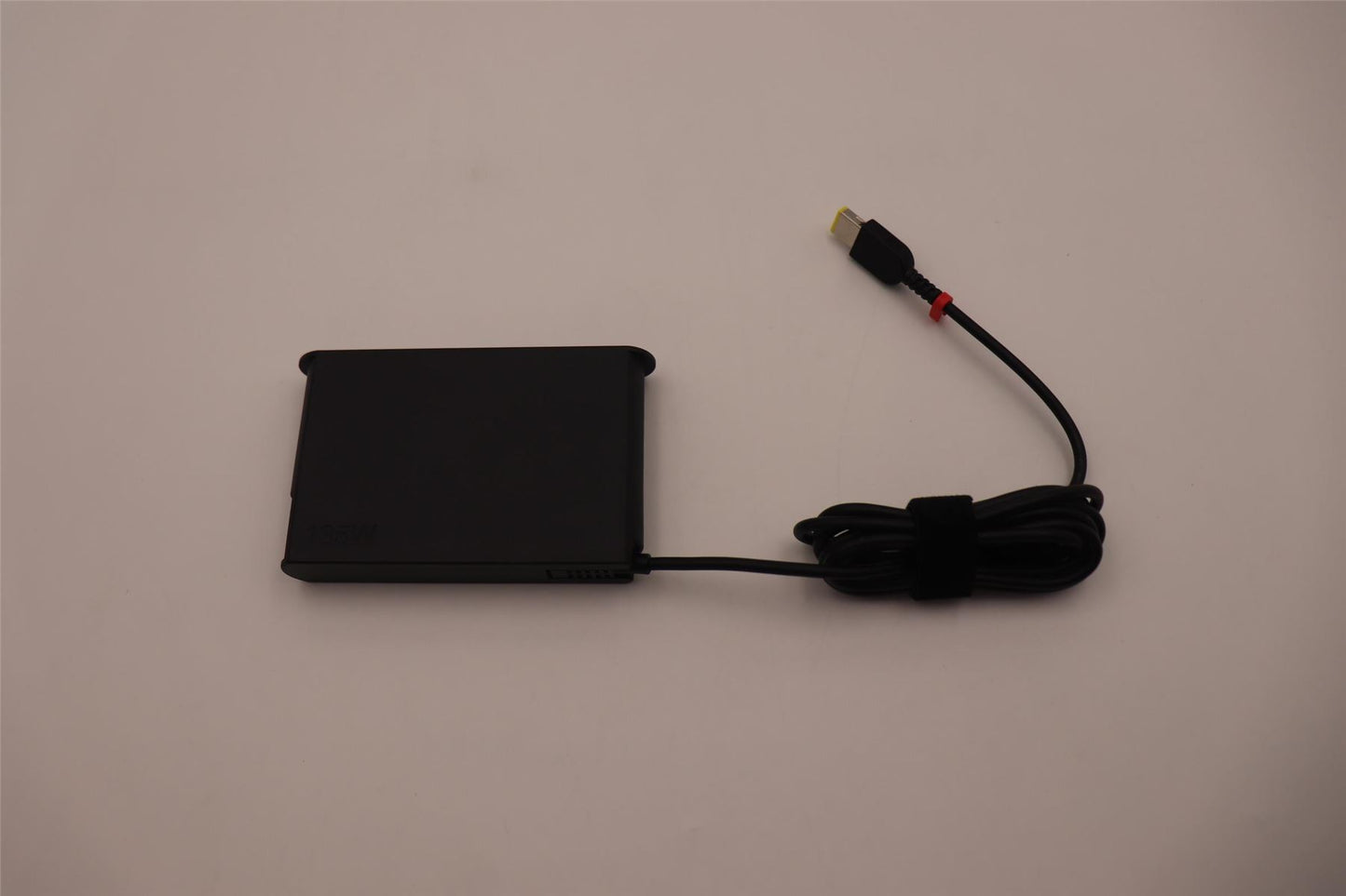 Lenovo ThinkCentre M70q 3 M80q 3 M90q 3 AC Charger Adapter Power 135W 5A10V03264