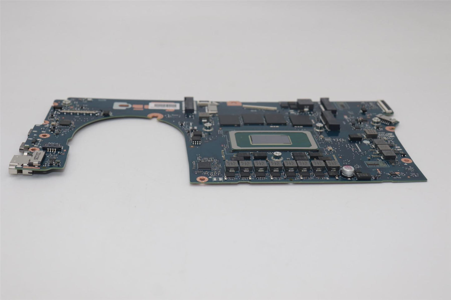 Lenovo H83E2 ULT5 125H UMA 16G L NOKRM 5B21M01994