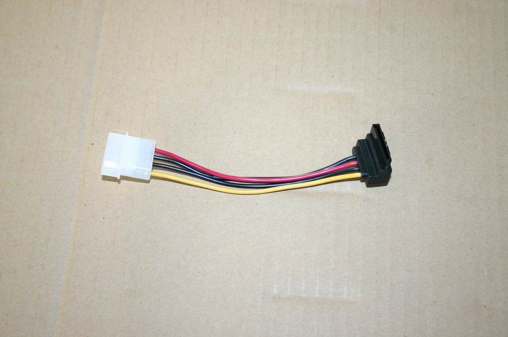 Lenovo LX 2H100mm 4pin-SATA Latch (R) SATA Cable 31024766