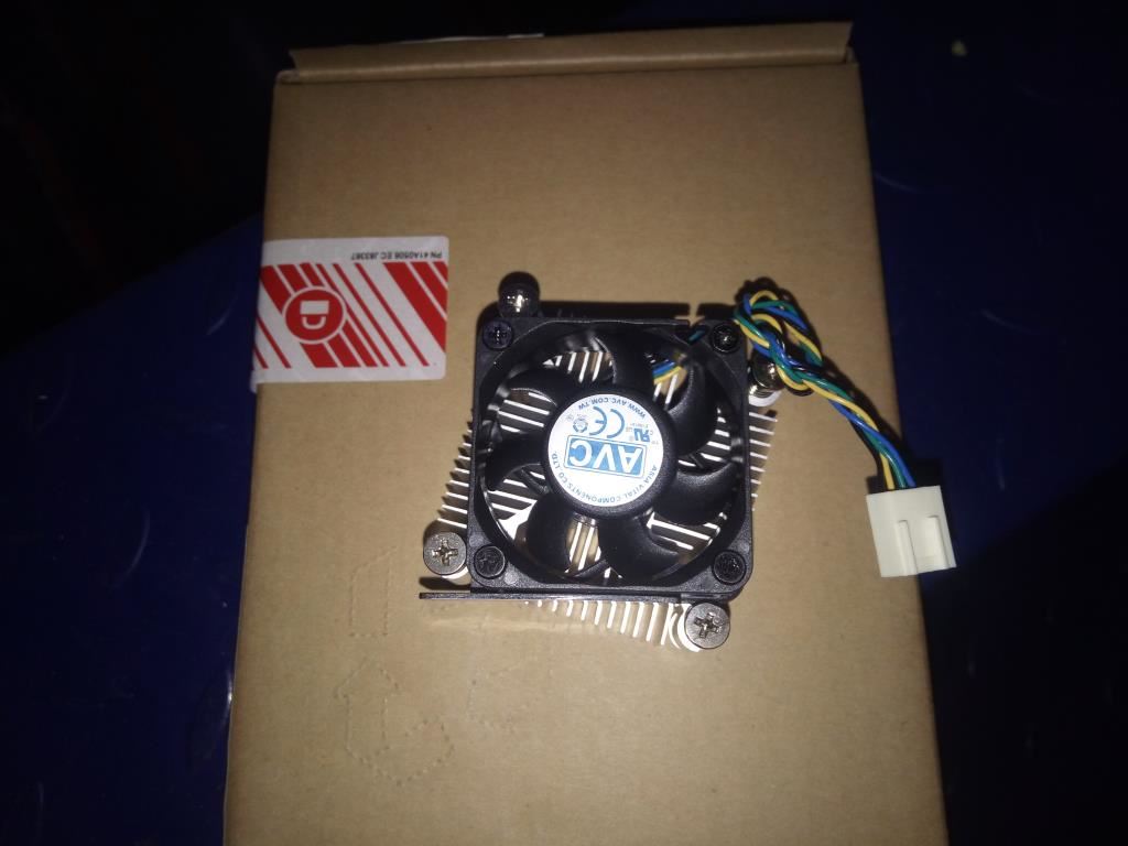 Lenovo 31503528 FAN AVC ZEUK00T004 Intel 18W CPU  Cooler