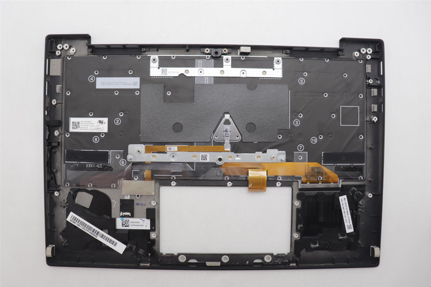 Lenovo MECH_ASM GRP_KBD_BZL_DEN_WL_DB_LTN 5M11N61124