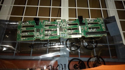 Lenovo RD650 16 2.5"BP SASonly Tin SAS Board 00HV405