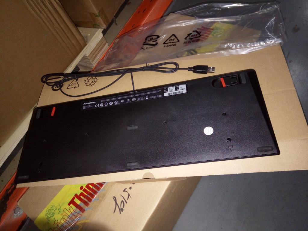 Lenovo Slim New F5 USB Hungarian 208 Keyboard 54Y9311