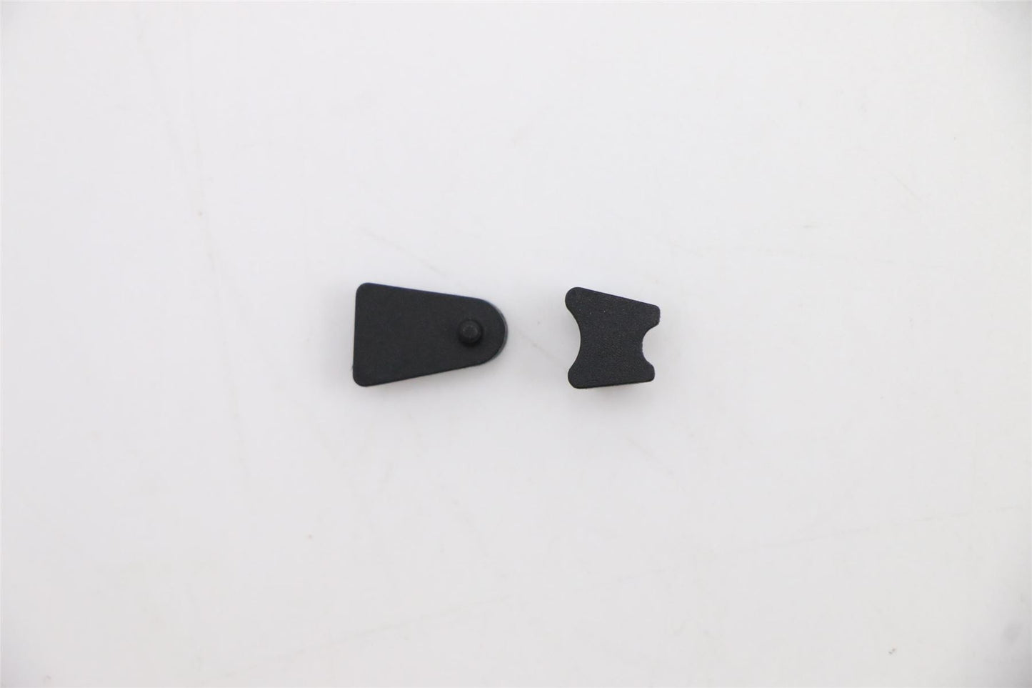 Lenovo 5R60S37116 RUBBER Rubber hinge L 82BJ