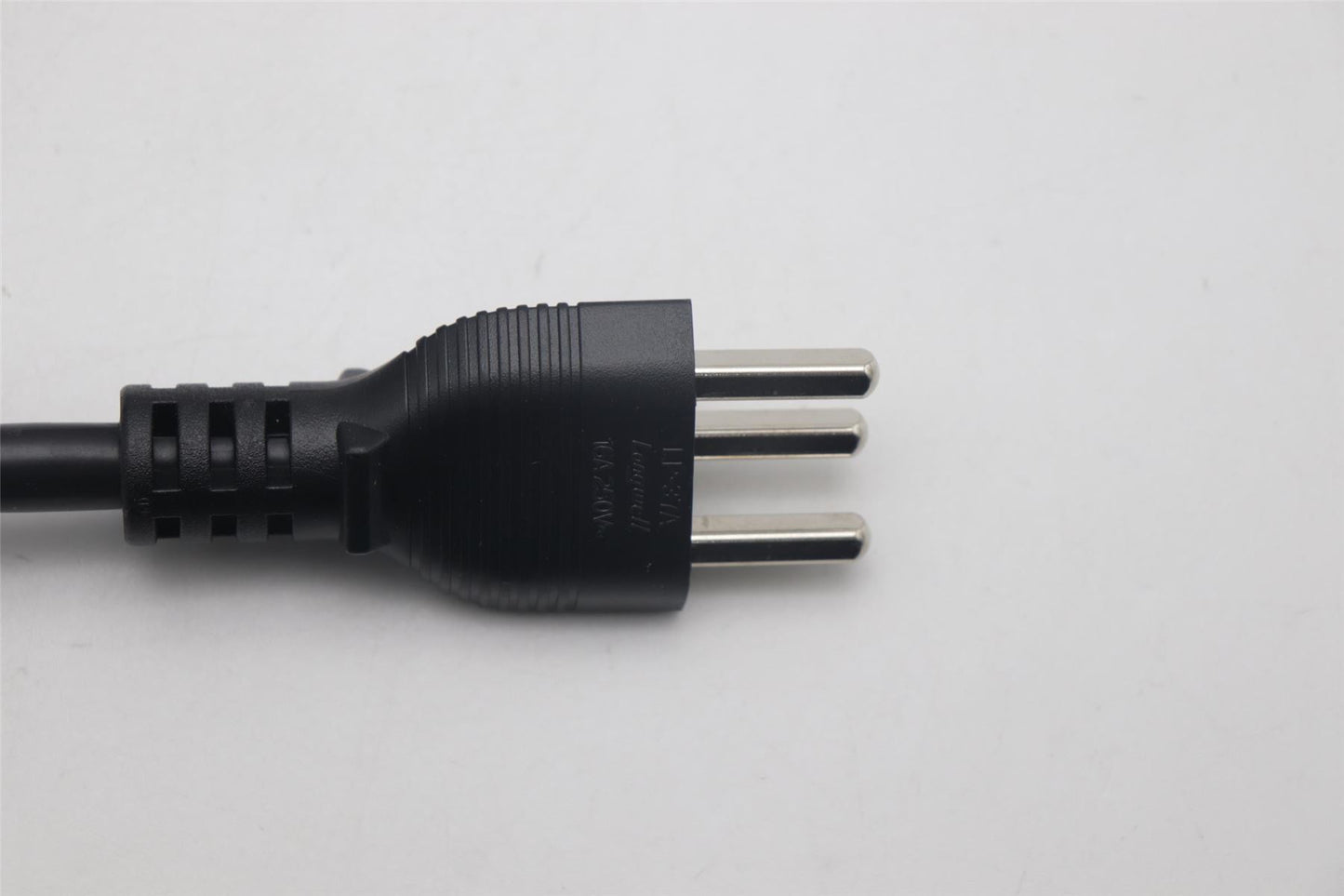 Lenovo LINECORD Fru,CH,1.8M,16A/250V,3P,NON-LH 5L60X67133