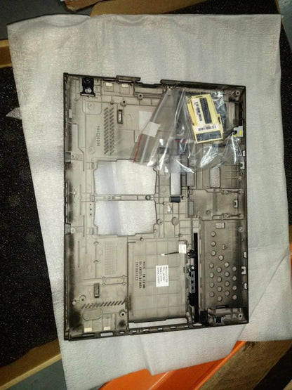 Lenovo ThinkPad X230i X230 Bottom Base Lower Chassis Cover Black 04W6946