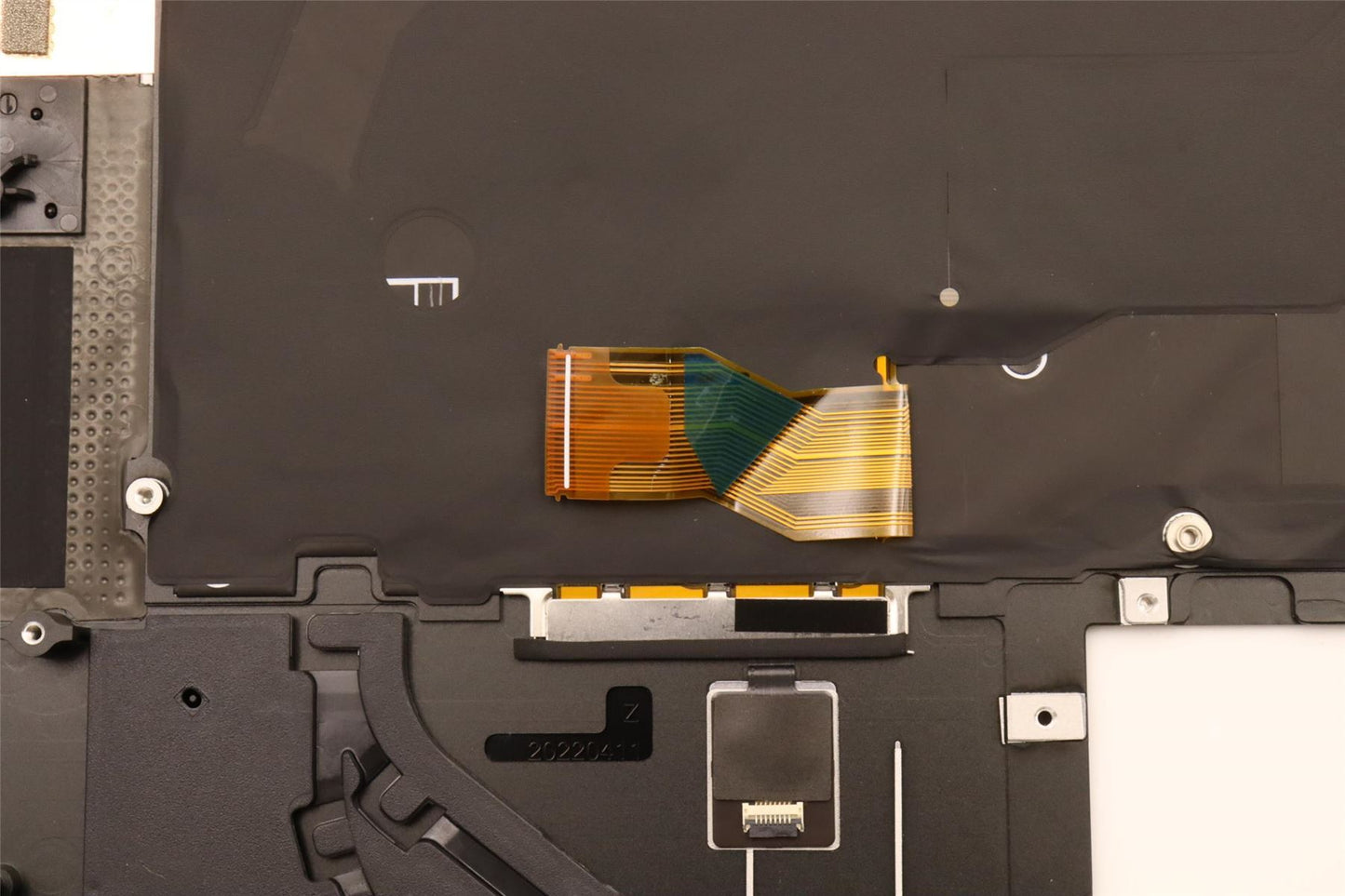 Lenovo ThinkPad Z16 Gen 1 Keyboard Palmrest Top Cover Switzerland 5M11J13374