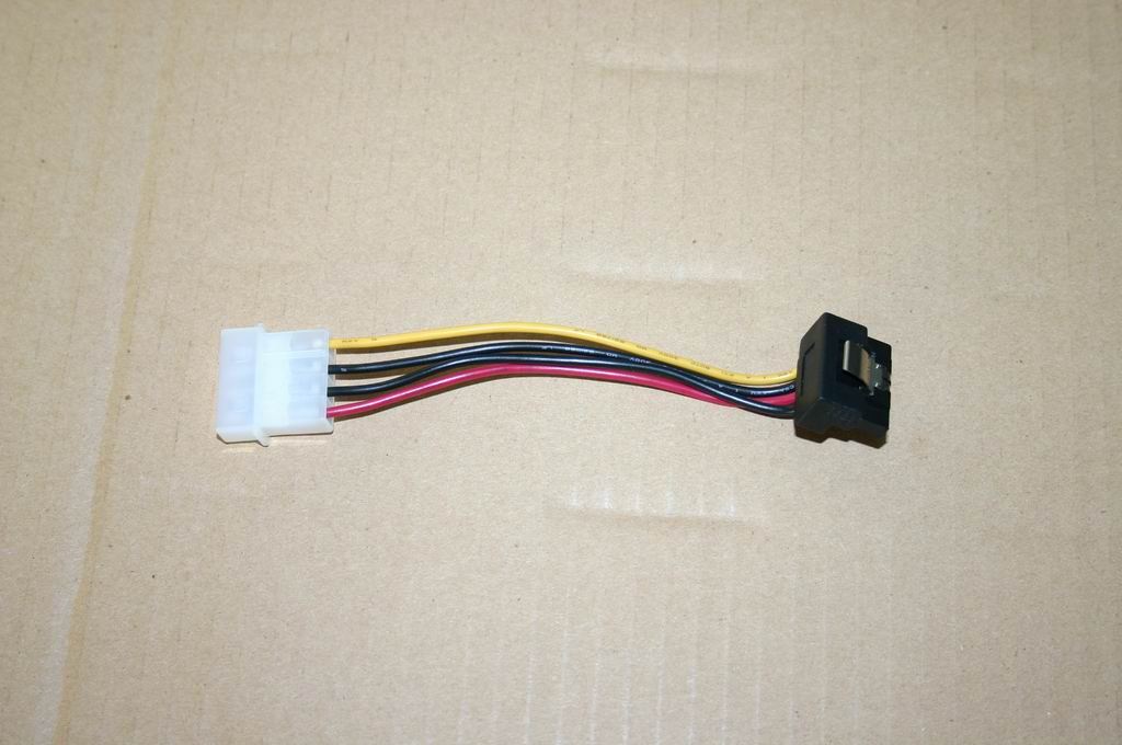 Lenovo LX 2H100mm 4pin-SATA Latch (R) SATA Cable 31024766