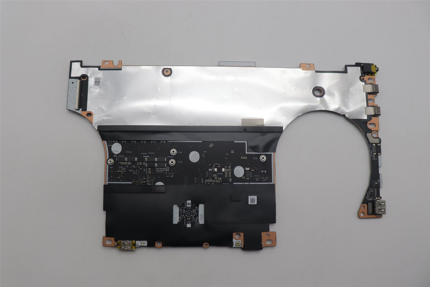 Lenovo C83FD I714700HXRTX40708G NOKRM 5B21M47685