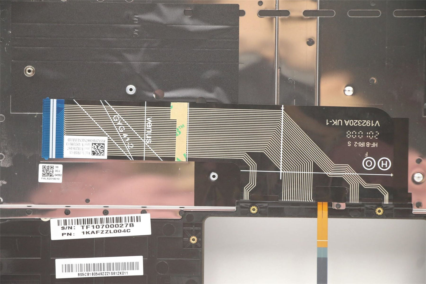 Lenovo Upper Case ASM_LA Q82A3 DM 5CB1B05492