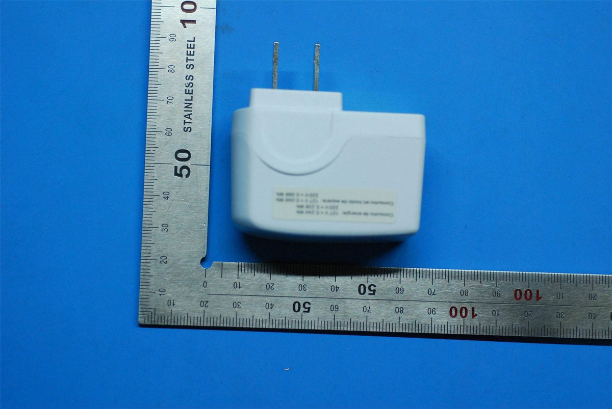 Lenovo &*C-P33,5V/700MA US +NOM White AC Charger Adapter SA19A463KP