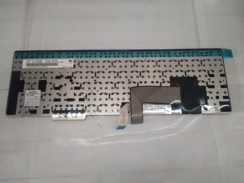 Genuine Lenovo ThinkPad Edge E540 E531 Keyboard Italian Black 04Y2669