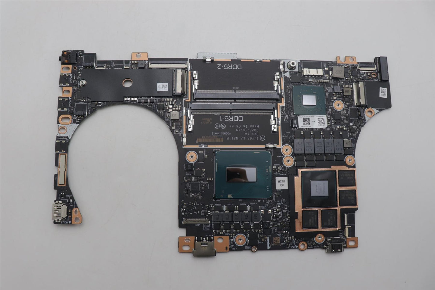 Lenovo C83FD I714700HXRTX40708G NOKRM 5B21M47685