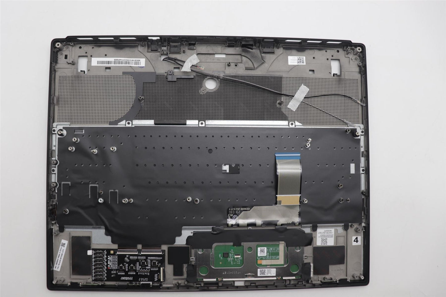 Lenovo Upper Case ASM_UKR L 83G0W/SCW 5CB1M72400