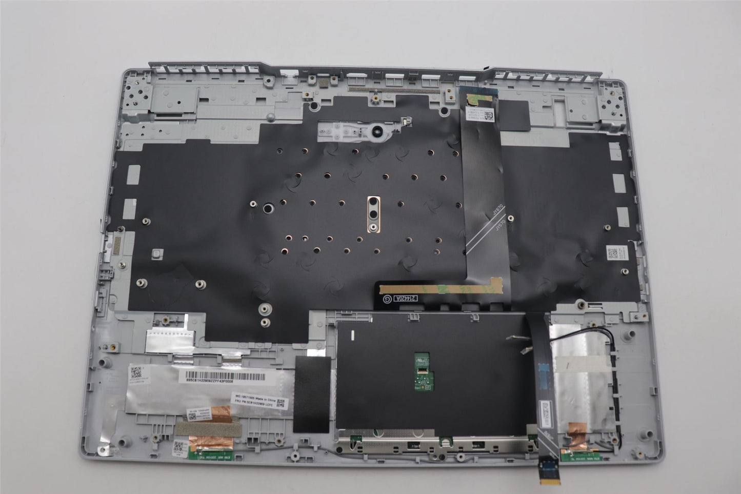 Lenovo 5 15IAH7 Palmrest Cover Touchpad Keyboard Spanish Cloud Grey 5CB1H22909