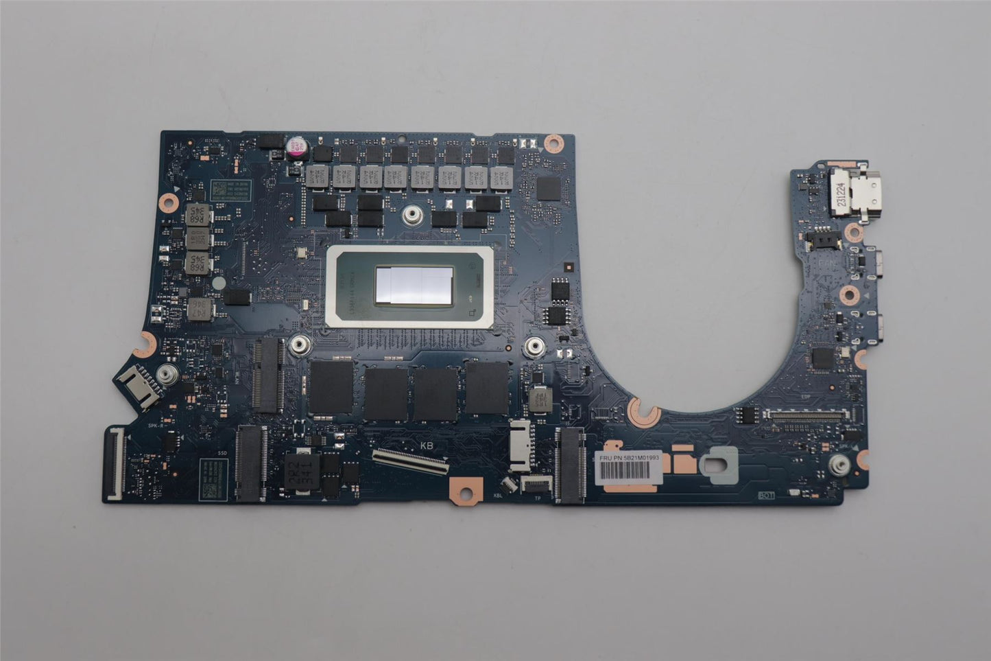 Lenovo H83E2 ULT5 125H UMA 16G L WINRM 5B21M01993